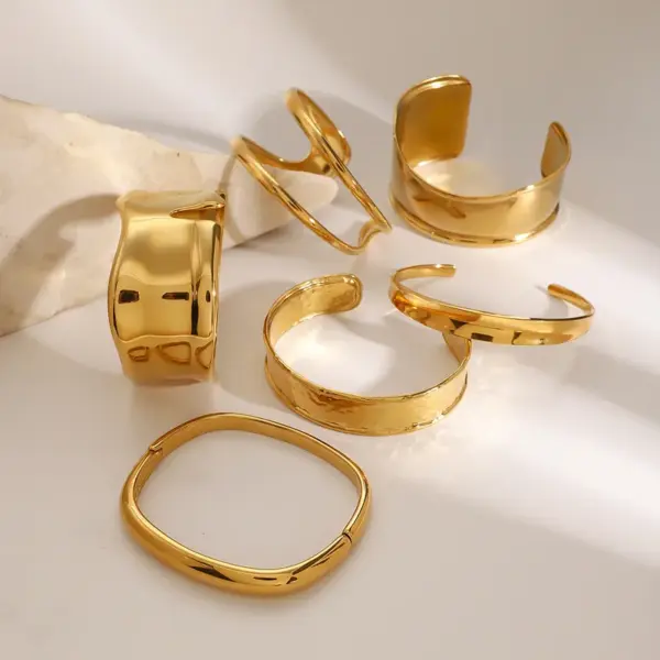 304 Stainless Steel Geometric PVD Coated Real Gold Plated Glam Sexy Romantic Waterproof Non Tarnish Bangle