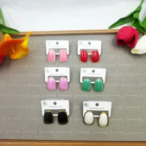 Gemstone-shaped Oil Drop Earrings Random Color / 18k