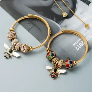 Wholesale Fashion Circle 304 Stainless Steel Alloy Gold Plated Rhinestones Bracelets In Bulk