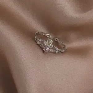 14# 21701c Pink Three-Petal Flower (Silver)