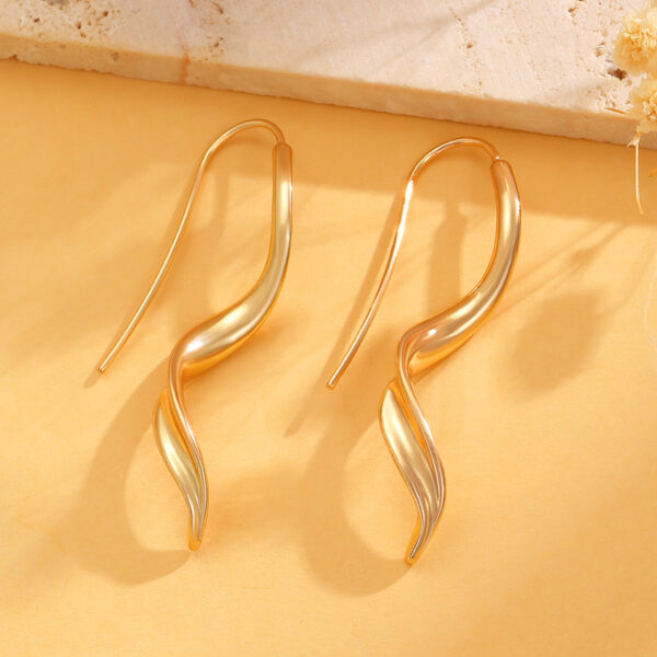 oly-8afff880e292ce27dc993ddb73560695 Wholesale Twisted Leaf Earrings