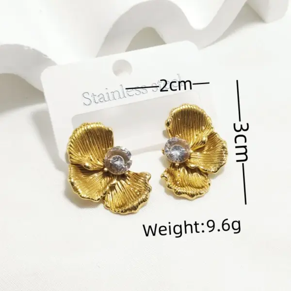 Wholesale 18K Gold Plated 304 Stainless Steel Ion Plating (IP) Flower Waterproof Non Tarnish Elegant Retro Ear Studs For Women's