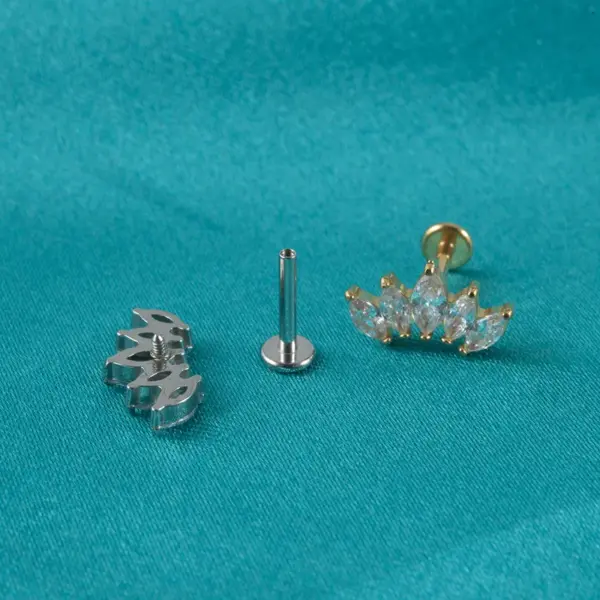 Wholesale 1 Piece Ear Cartilage Rings & Studs Hip-Hop Simple Style Commute Four Leaf Clover Flower Butterfly 304 Stainless Steel Inlay Zircon Ion Plating (IP) 18K Gold Plated Lip