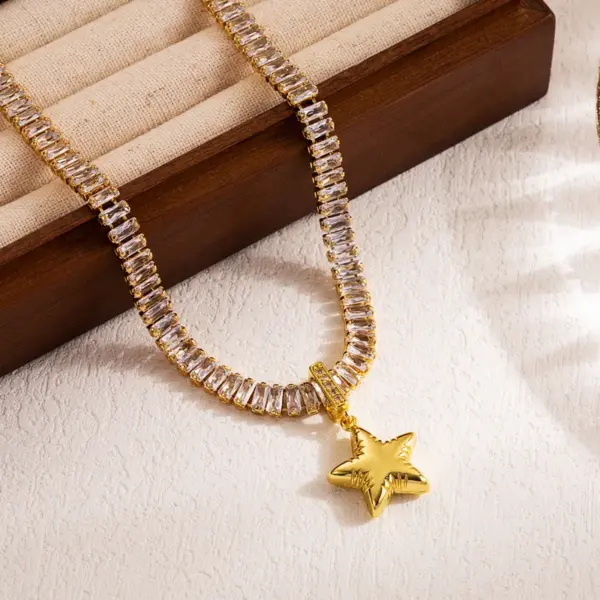 Wholesale Elegant Glam Pentagram Heart Shape Copper 18k Gold Plated Zircon Pendant Necklace In Bulk