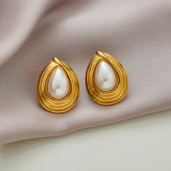 Wholesale PVD Coated 18K Gold Plated Water Droplets 304 Stainless Steel Retro Baroque Style Classic Style Waterproof Non Tarnish Ear Studs