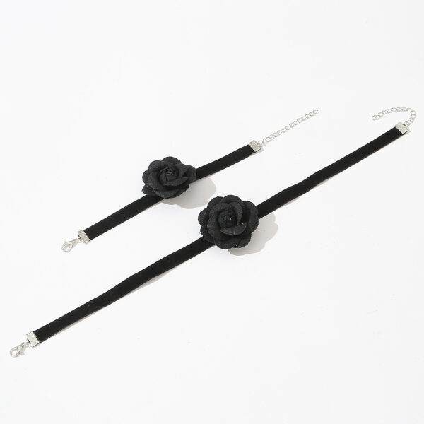 Wholesale Retro Chanel-style rose necklace and bracelet set