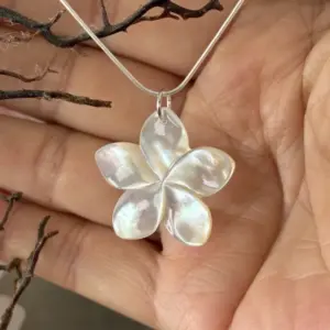 Wholesale 304 Stainless Steel Shell Flower PVD Coated 18K Real Gold Plated Classical Tropical Oversized Snake Chain Lobster Trigger Clasp Closure Pendant Necklace