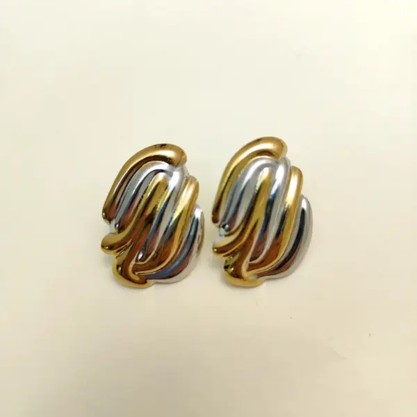 Wholesale 304 Stainless Steel Triangle Geometric Swirl Pattern Electroplating Stone-Free Golden Plated Basic Novelty Ethnic Style Gold Silver Earrings Ear Studs