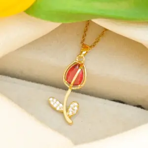 Xl2385 Big Red Tulip Necklace / Gold