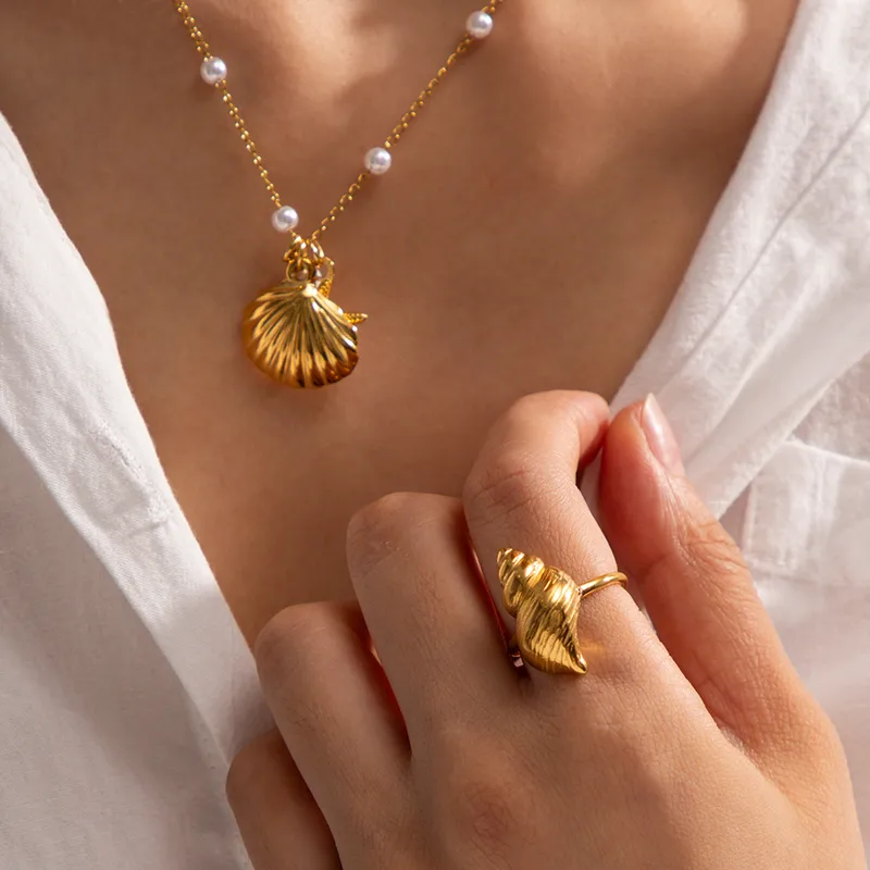 Wholesale 304 Stainless Steel Starfish Shell PVD Coated 18K Gold Plated IG Style Casual Pearl Plating Gold Pendant Necklace