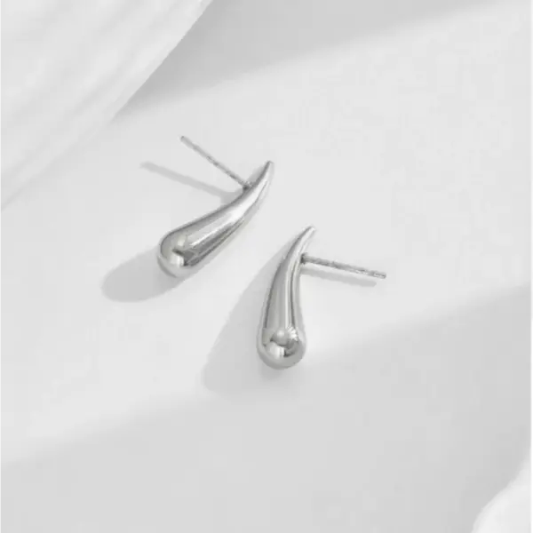 Wholesale Real Gold Plated Water Droplets Solid Color 304 Stainless Steel Simple Style Waterproof Non Tarnish Ear Studs