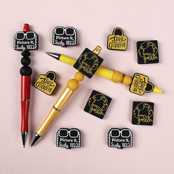 Wholesale New Alphabet Brand Silicone Beads Cartoon Jewelry Scattered Beads Children DIY Beaded Pen Silicone Bead Accessories in stock