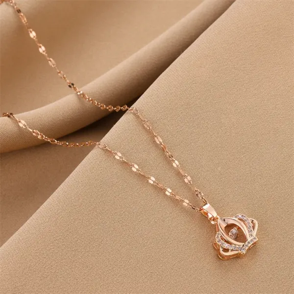 Wholesale Real Gold Plated Crown 304 Stainless Steel Fashion Waterproof Non Tarnish Pendant Necklace