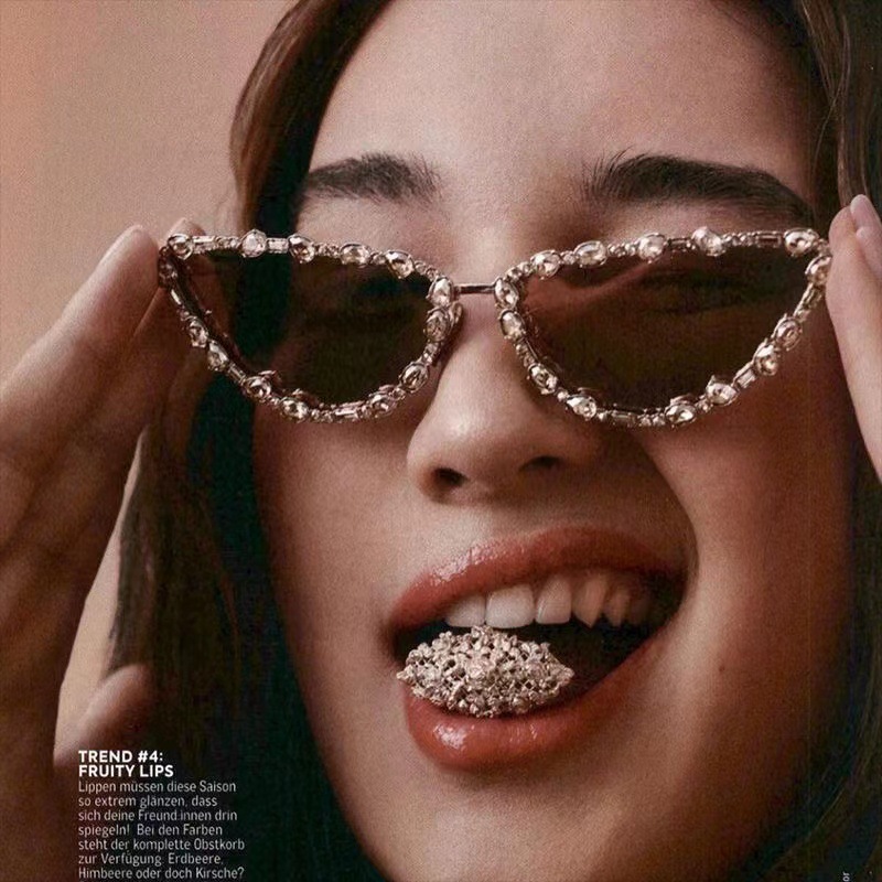 Wholesale New European and American Cat-Eye Glasses, Oversized Rhinestone Sunglasses, Dark Style Retro Diamond Metal Exaerated Sunglasses Cross-Border