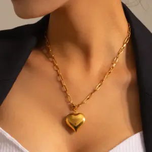 Wholesale PVD Coated Real Gold Plated Heart Shape 304 Stainless Steel Simple Style Waterproof Non Tarnish Jewelry Set
