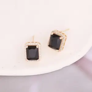 8# Black Studs