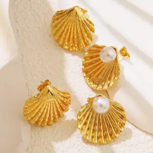 Wholesale 304 Stainless Steel Plastic Scallop Shell Electroplating Artificial Pearls Imitation Gold French Style Classic Style IG Style Ear Studs