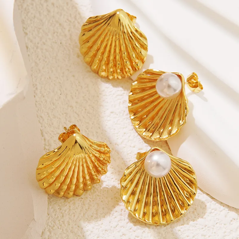 Wholesale 304 Stainless Steel Plastic Scallop Shell Electroplating Artificial Pearls Imitation Gold French Style Classic Style IG Style Ear Studs