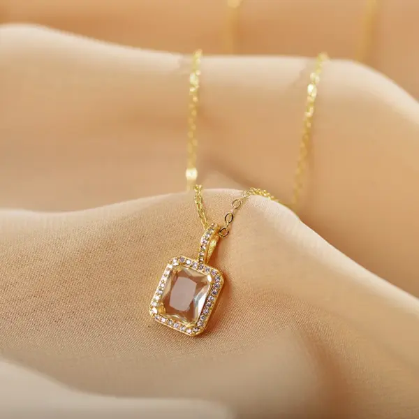 Wholesale Copper Gold Plated Fashion Gold Plated Square Zircon Pendant Necklace