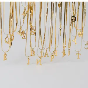 Q Letter Pendant Necklace