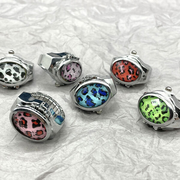 Wholesale [Ring watch] hot sale flip leopard gem personality fashion creative couple retro finger watch factory direct batch