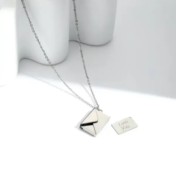 Wholesale Fashion Envelope Titanium Steel Plating Pendant Necklace