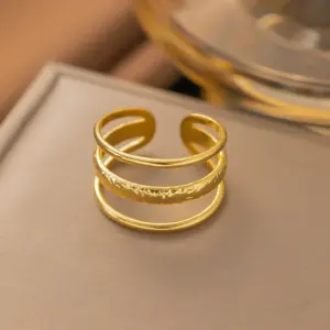 39 / Gold