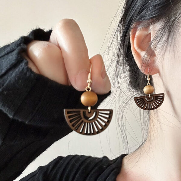 Wholesale New Chinese style wooden fan earrings female niche design sense National style earrings personality tassel ear clip without pierced earrings
