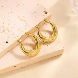 EH0101 Earrings / Gold