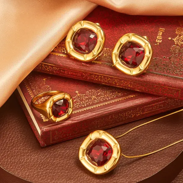 Wholesale 304 Stainless Steel Solid Color PVD Coated Zircon Golden Plated Luxurious Jewelry Set