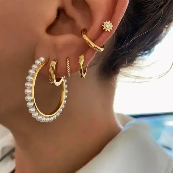 Wholesale 1 Pair Ig Style French Style Modern Style Round Plating Inlay Copper Pearl Zircon 18k Gold Plated Ear Cuffs Earrings Ear Studs