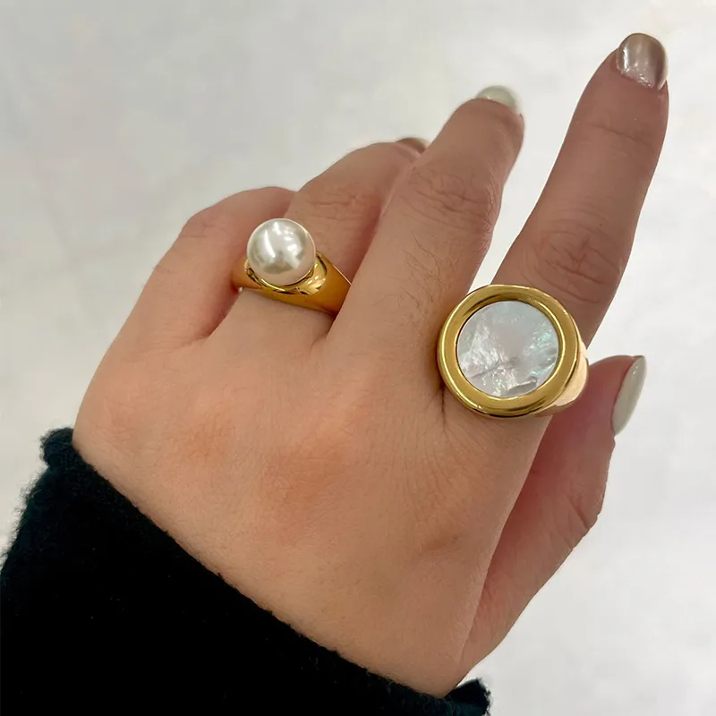 Wholesale PVD Coated Real Gold Plated 18K Gold Color Block 304 Stainless Steel Exaggerated French Style Waterproof Non Tarnish Rings