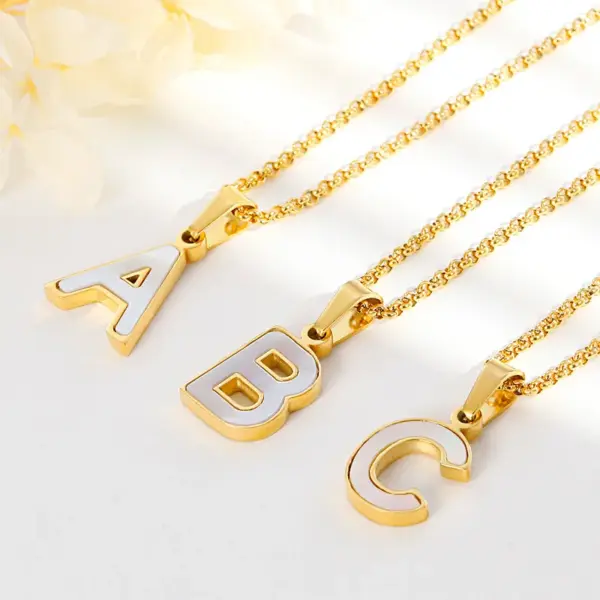 Wholesale PVD Coated 18K Gold Plated Letter Shell Titanium Steel Waterproof Non Tarnish Necklace