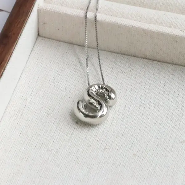 Wholesale Simple Style Classic Style Letter Copper Silver Plated Pendant Necklace In Bulk