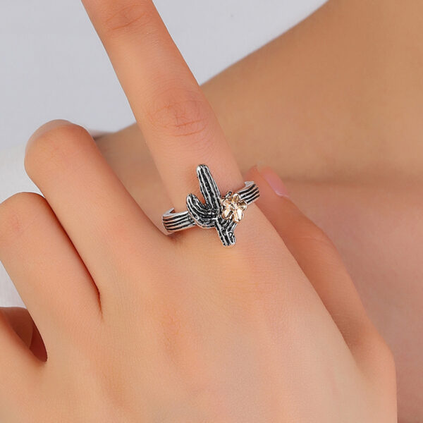 Wholesale Independent station Foreign trade fashion jewelry Western style retro cactus ring European and American personality bronze flower ring
