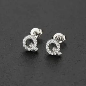 Silver / Letter Q