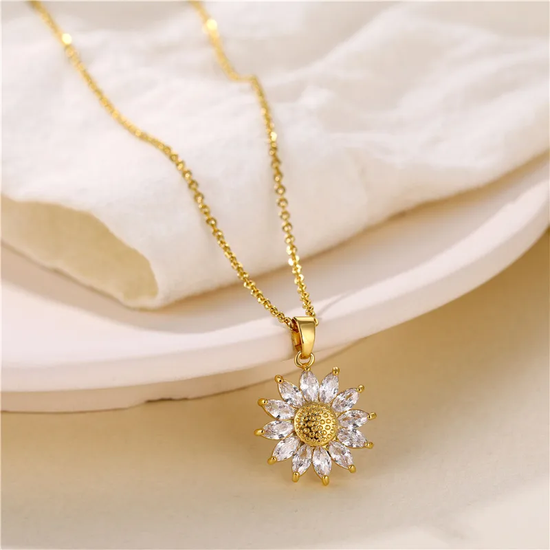 Wholesale 1 Piece Casual Sunflower Circle Stainless Steel Titanium Steel Polishing Plating Inlay Diamond Pendant Necklace