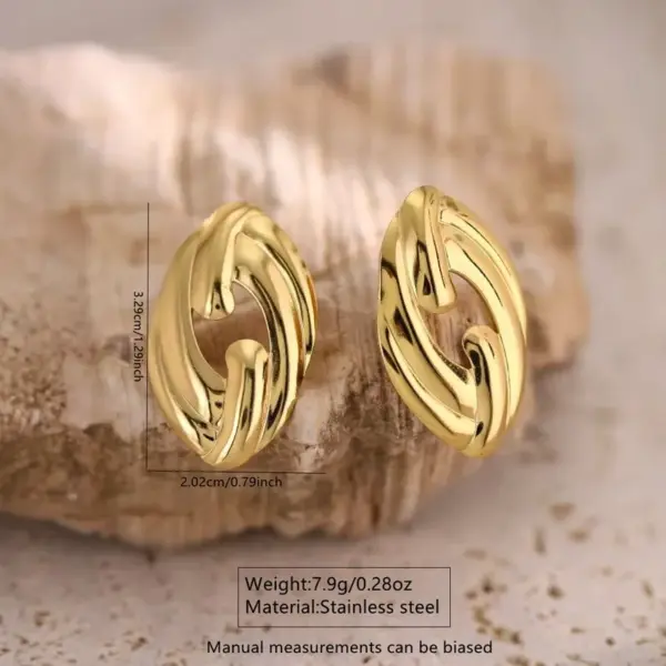 Wholesale 201 Stainless Steel 304 Stainless Steel Quadrilateral Heart Shape Electroplating Stone-Free Imitation Gold Simple Style Classic Style Hollow Out Ear Studs