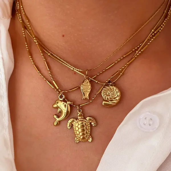 Wholesale 304 Stainless Steel Conch Dolphin Fish PVD Coated Real Gold Plated Beach Simple Style Waterproof Non Tarnish Surgical Steel Gold Pendant Necklace