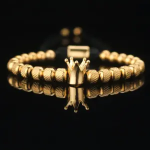 Golden Crown 9 Pineapple Beads