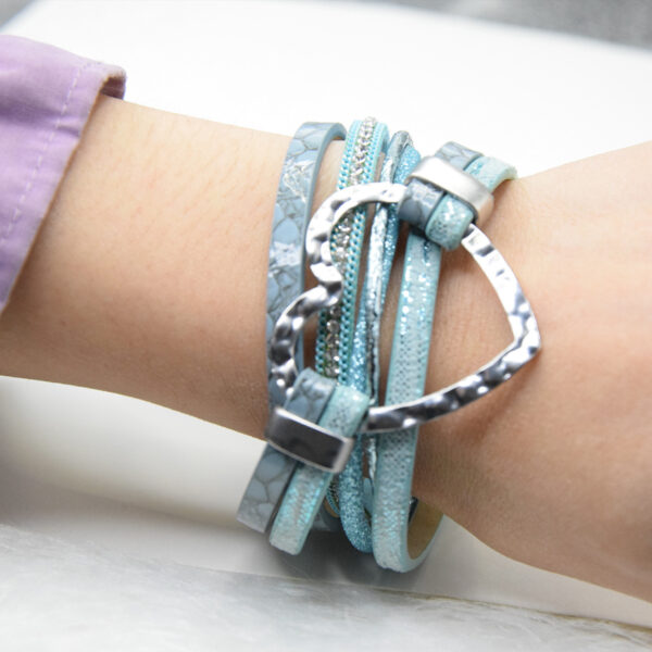 Wholesale 2024 cross-border new leather bracelet exaggerated love accessories wrist jewelry ladies magnet buckle bracelet