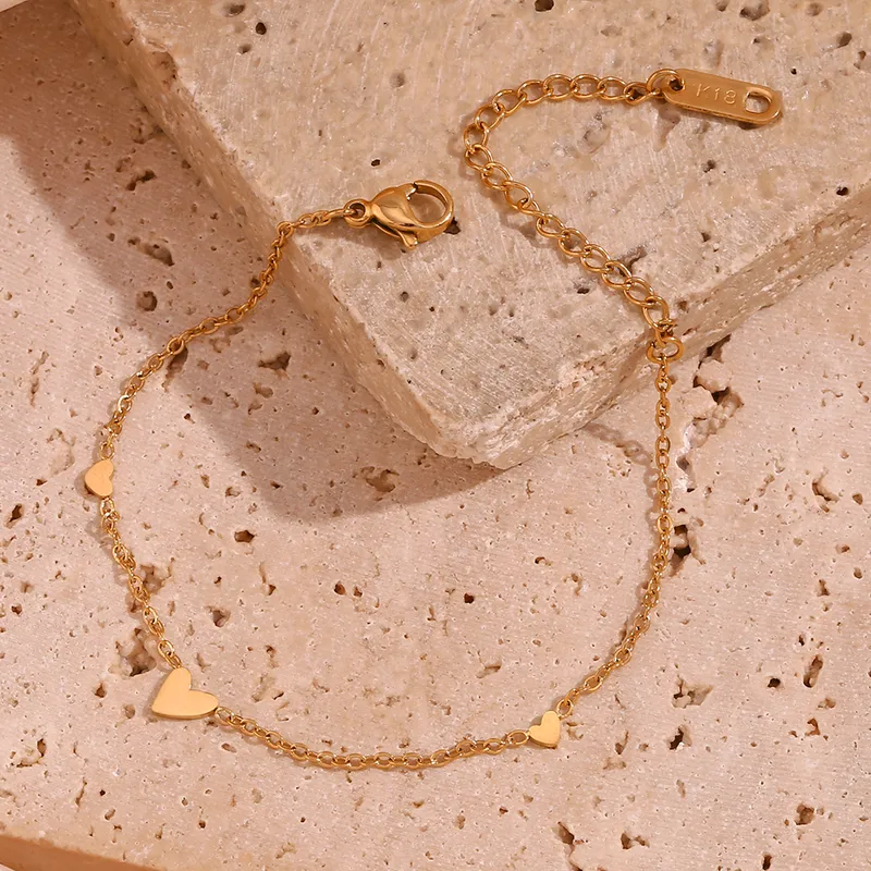 Wholesale 304 Stainless Steel Heart Shape PVD Coated Stone-Free 18K Real Gold Plated Simple Style Waterproof Non Tarnish Plating Gold Bracelets