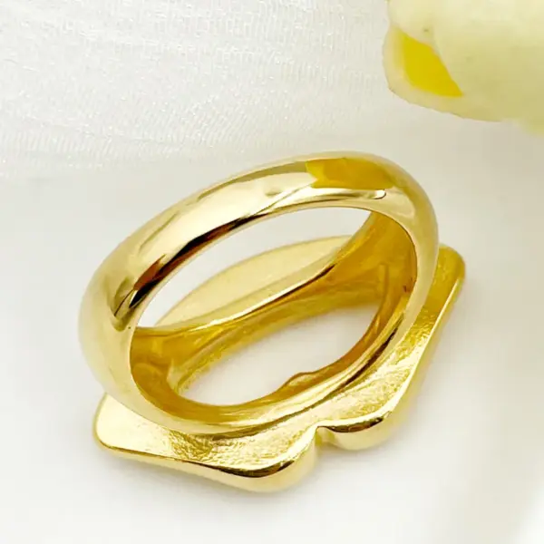Wholesale PVD Coated Real Gold Plated 14K Gold Lips 304 Stainless Steel Artistic Waterproof Non Tarnish Rings