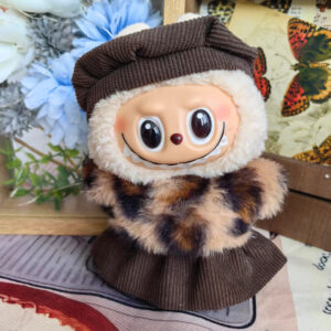 LBB-58 Brown Fur Set / Labubu is wearable in its first, second, and third generations.