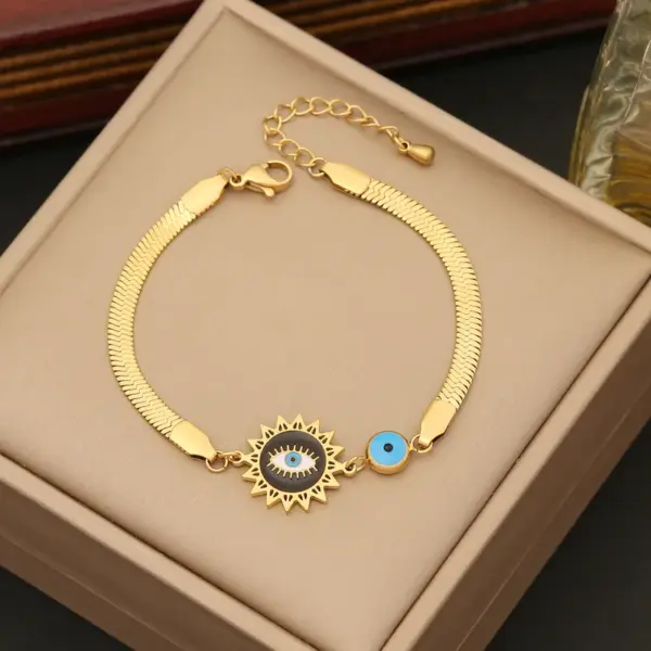 PVD Coated 18K Gold Real Gold Plated Four Leaf Clover Devil'S Eye Butterfly Stainless Steel Casual Simple Style Waterproof Non Tarnish 304 Stainless Steel Bracelets