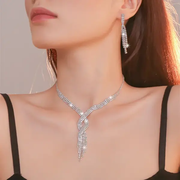 Wholesale Fashion Water Droplets Tassel Artificial Crystal Metal Inlay Rhinestones Earrings Necklace 1 Set
