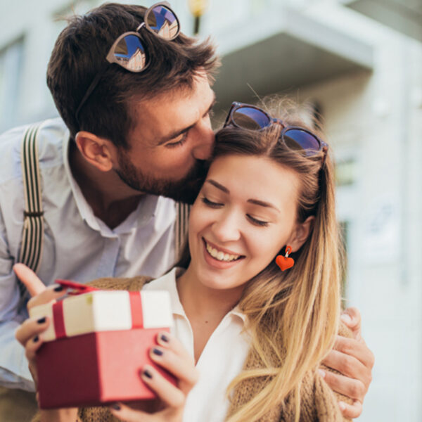 Wholesale TikTok temu New Internet Celebrant Mother's Day Valentine's Day Color Acrylic Love Earrings Jazz Street Dance Earrings