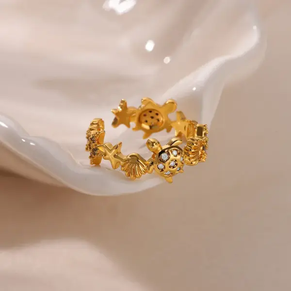 Starfish Ring For Women, Three-dimensional Design In 304 Stainless Steel With 18K Real Gold Plated PVD Coating 0.03µm
