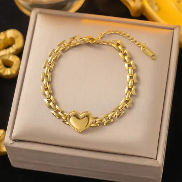 Wholesale PVD Coated Real Gold Plated 18K Gold Heart Shape 304 Stainless Steel Simple Style Waterproof Non Tarnish 304 Stainless Steel Bracelets