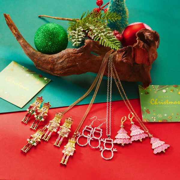 Wholesale Diamond-encrusted pink Christmas tree necklace